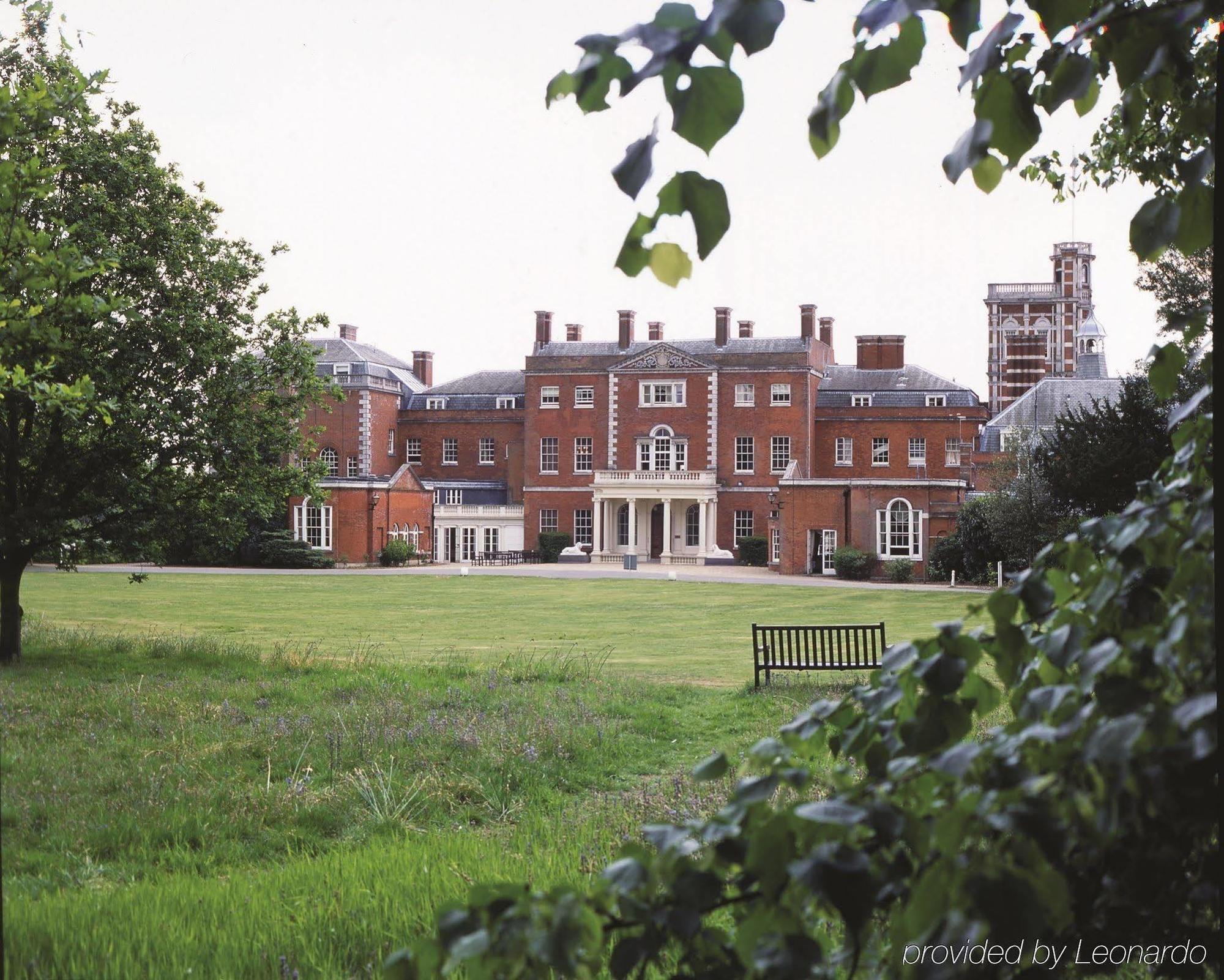 Theobalds Estate Hotel Waltham Cross Exterior photo