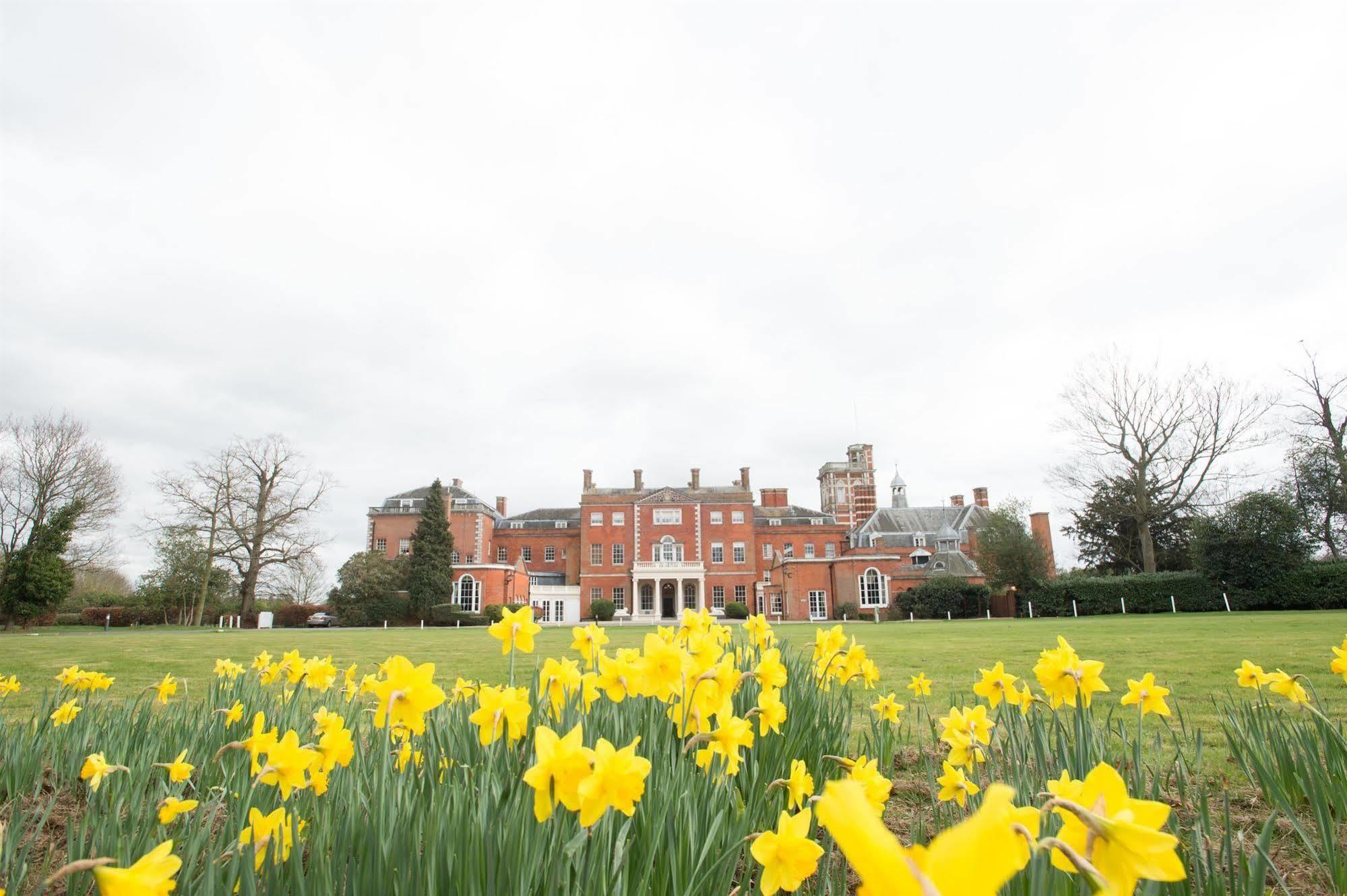 Theobalds Estate Hotel Waltham Cross Exterior photo